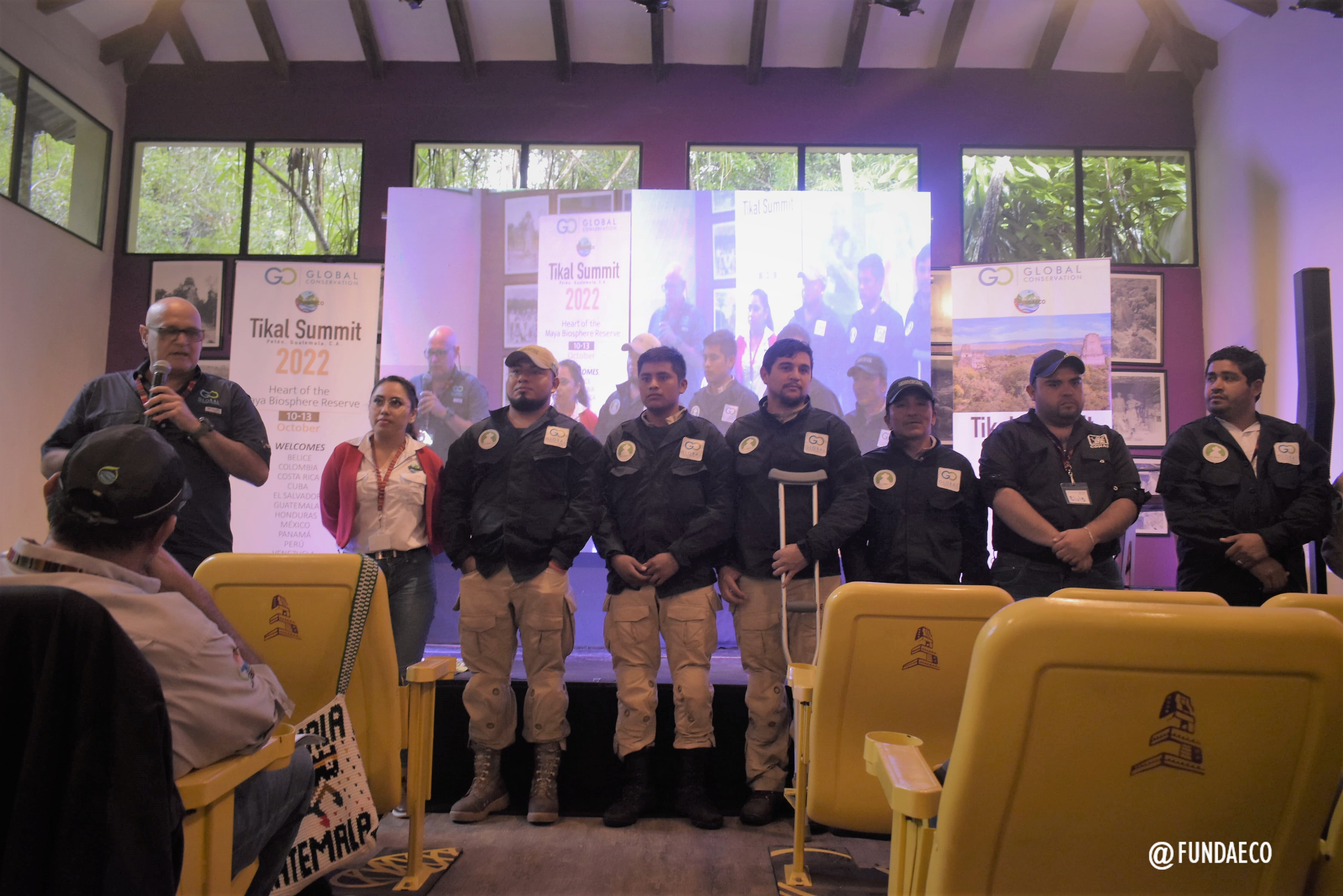 Grupo Génesis de guardarecursos en Petén