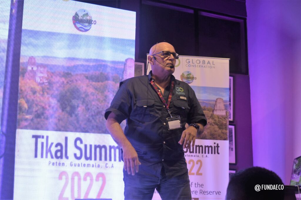 Francisco Asturias presenta en evento internacional Tikal Summit